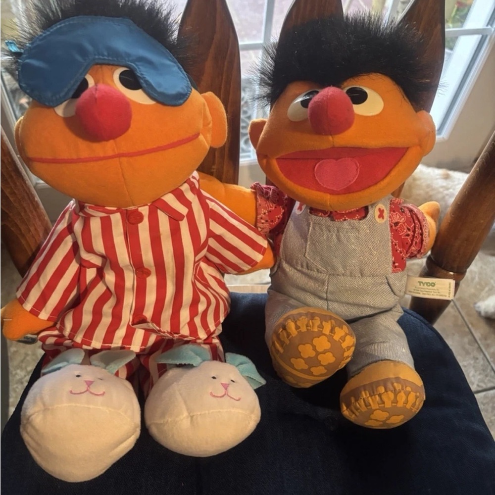 Two vintage Ernie’s Talking Plush Toys 1996-1997-